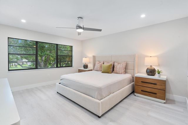 52 Stratford Lane W F, Boynton Beach, FL 33436