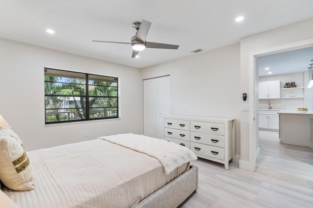 52 Stratford Lane W F, Boynton Beach, FL 33436