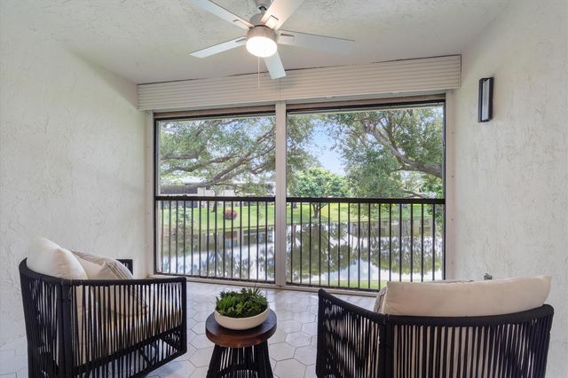 52 Stratford Lane W F, Boynton Beach, FL 33436