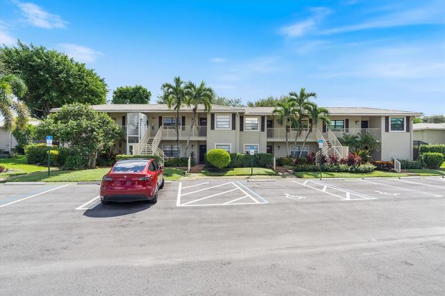 52 Stratford Lane W F, Boynton Beach, FL 33436