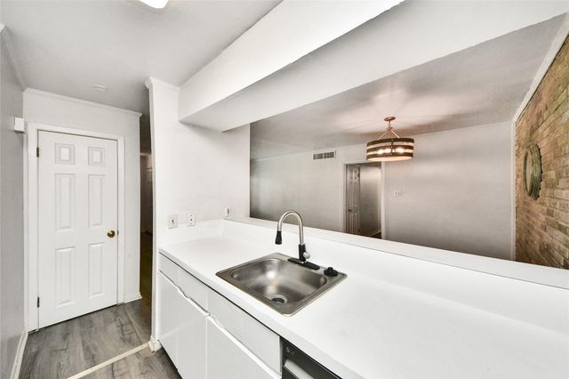 2609 Marilee Lane 2, Houston, TX 77057