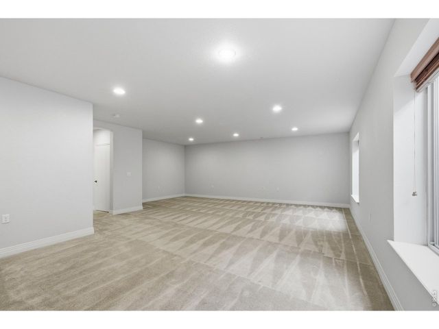2737 Cub Lake Dr, Loveland, CO 80538