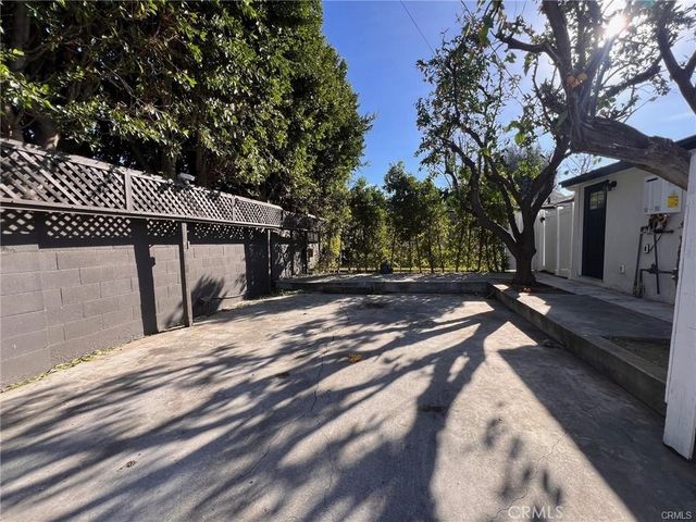 19521 Welby Way, Reseda, CA 91335
