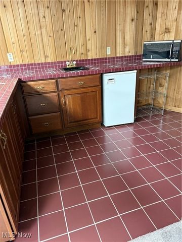 16478 St Rt 45, Wellsville, OH 43968