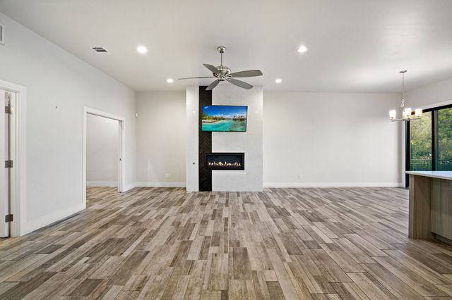 410 Melba Street 2, Dallas, TX 75208