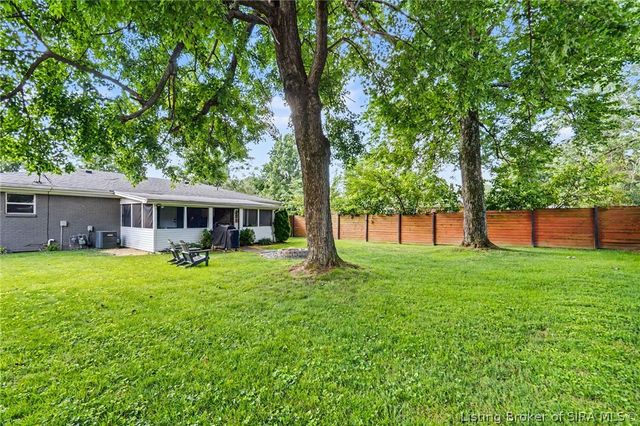 115 Glenmill Road, New Albany, IN 47150