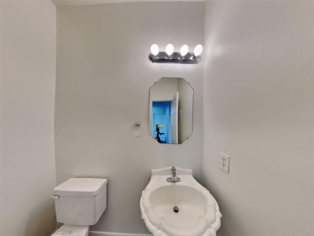 2911 Linda Drive, Pearland, TX 77584