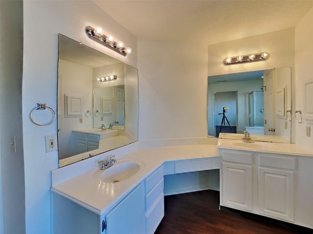 2911 Linda Drive, Pearland, TX 77584