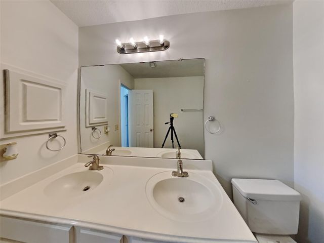 2911 Linda Drive, Pearland, TX 77584