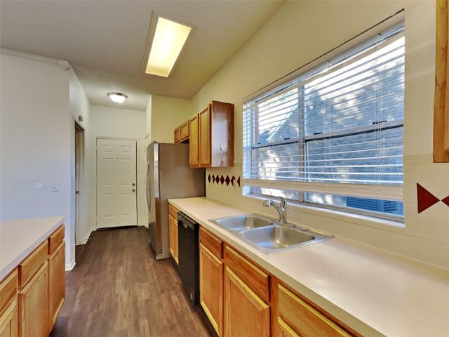 2911 Linda Drive, Pearland, TX 77584