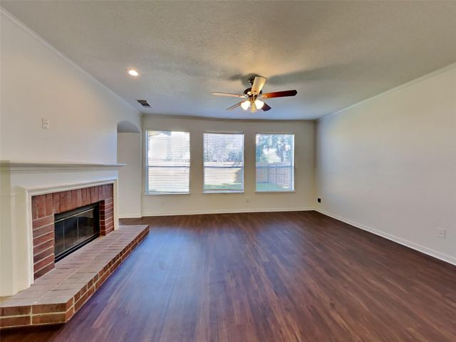 2911 Linda Drive, Pearland, TX 77584