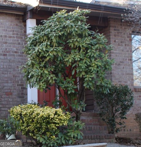 1517 Stoneleigh Way, Stone Mountain, GA 30088