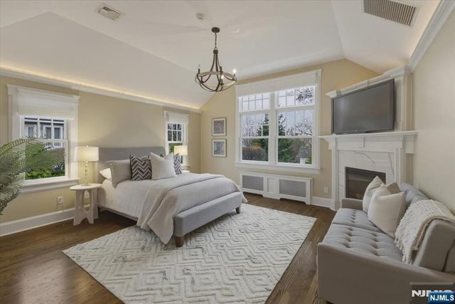 157 Melrose Place, Ridgewood, NJ 07450