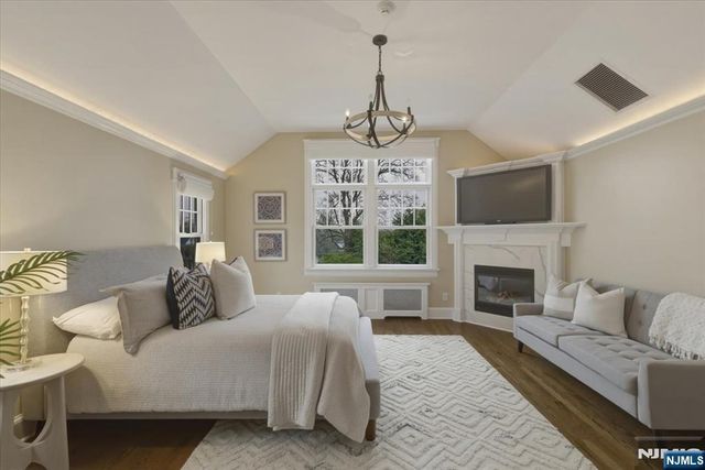 157 Melrose Place, Ridgewood, NJ 07450