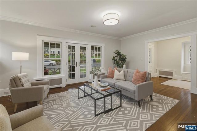 157 Melrose Place, Ridgewood, NJ 07450