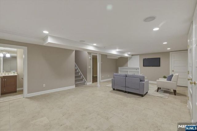 157 Melrose Place, Ridgewood, NJ 07450
