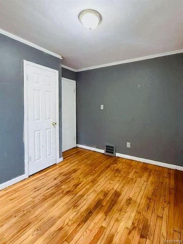 9637 Auburn Street, Detroit, MI 48228
