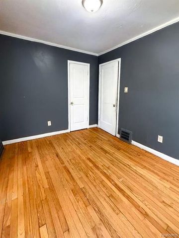 9637 Auburn Street, Detroit, MI 48228