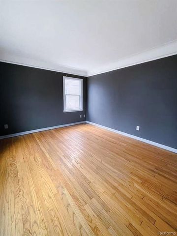 9637 Auburn Street, Detroit, MI 48228