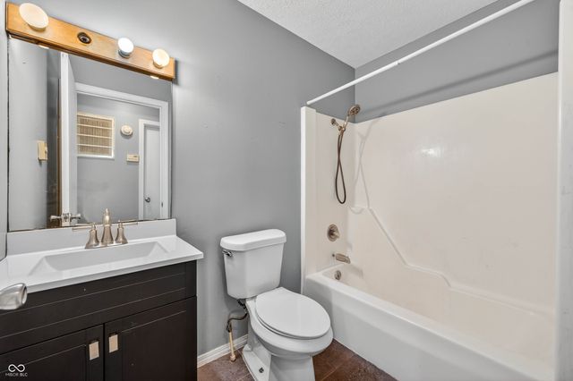 420 N Jackson Park Drive, Seymour, IN 47274