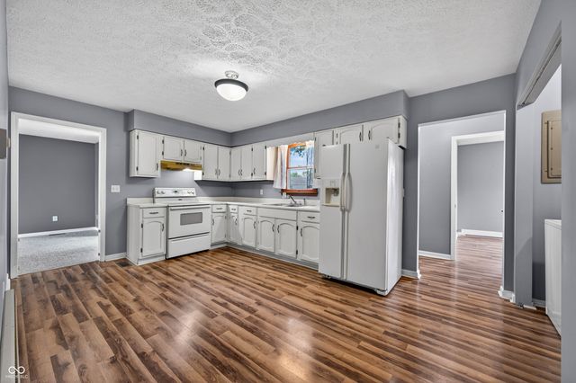 420 N Jackson Park Drive, Seymour, IN 47274