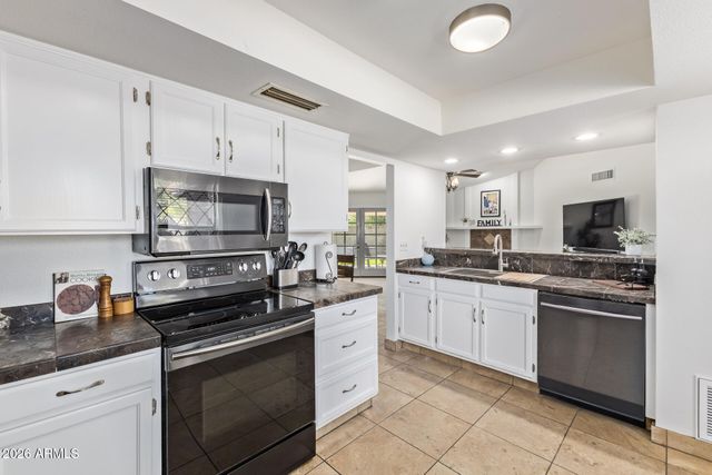 3861 E SALINAS Street, Phoenix, AZ 85044