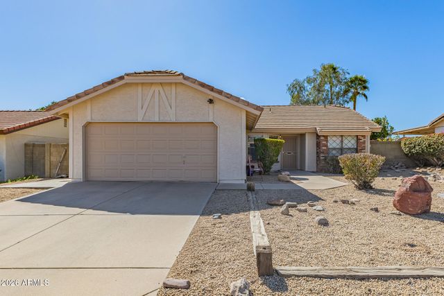 3861 E SALINAS Street, Phoenix, AZ 85044
