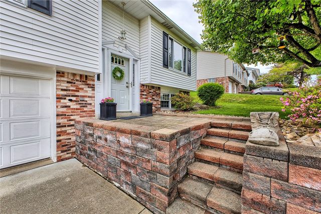 65 W Glennis Drive, Hempfield Twp, PA 15601