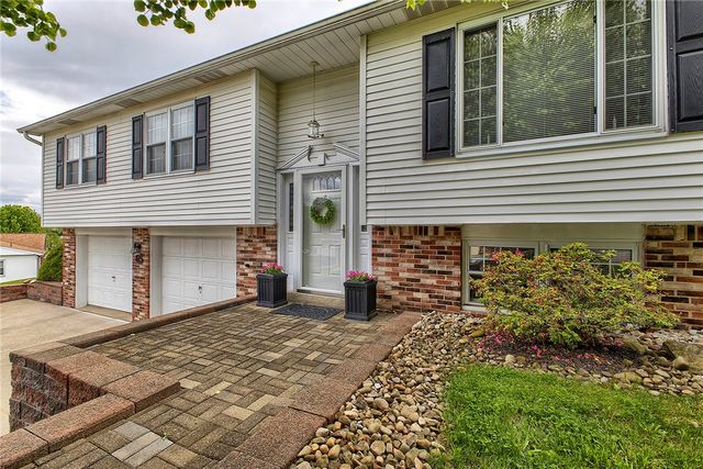 65 W Glennis Drive, Hempfield Twp, PA 15601