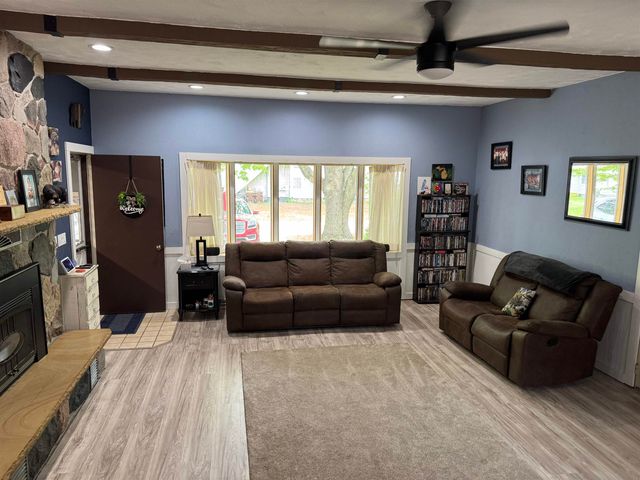 300 Brady Street, Chesaning, MI 48616