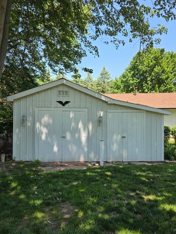 300 Brady Street, Chesaning, MI 48616