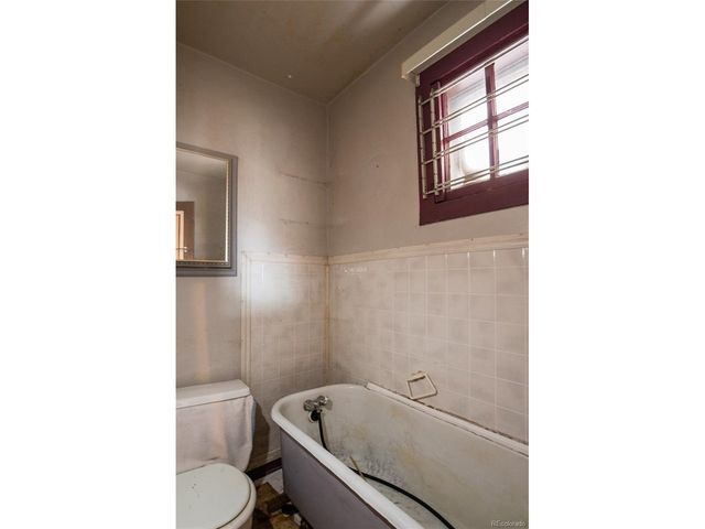 3230 Vallejo St, Denver, CO 80211