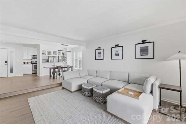 308 Queens Road 32, Charlotte, NC 28204