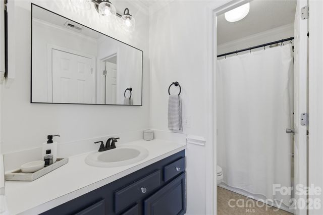 308 Queens Road 32, Charlotte, NC 28204