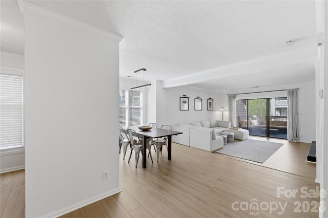 308 Queens Road 32, Charlotte, NC 28204