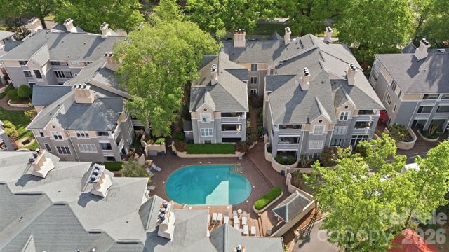 308 Queens Road 32, Charlotte, NC 28204