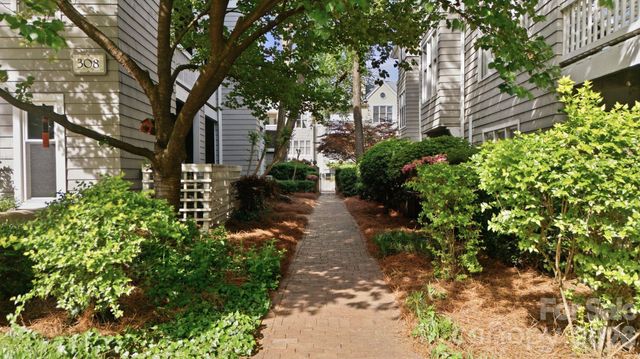 308 Queens Road 32, Charlotte, NC 28204