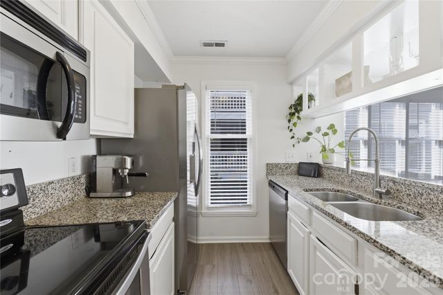 308 Queens Road 32, Charlotte, NC 28204