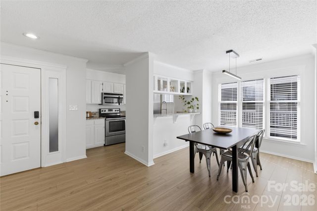 308 Queens Road 32, Charlotte, NC 28204