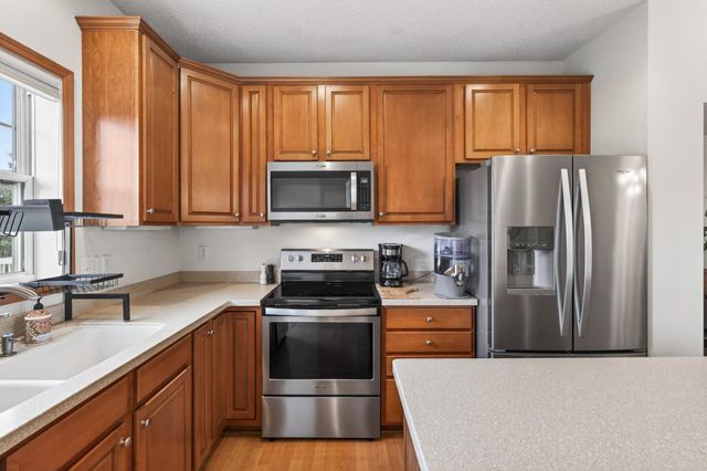 10859 Kingsfield Lane, Woodbury, MN 55129
