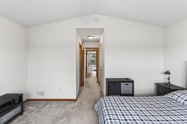 10859 Kingsfield Lane, Woodbury, MN 55129