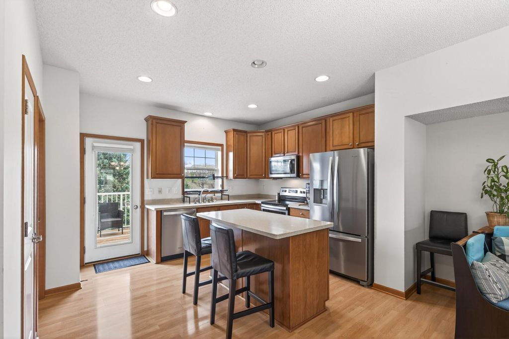10859 Kingsfield Lane, Woodbury, MN 55129