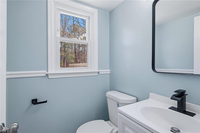 20 Chowan PL, Newport News, VA 23608