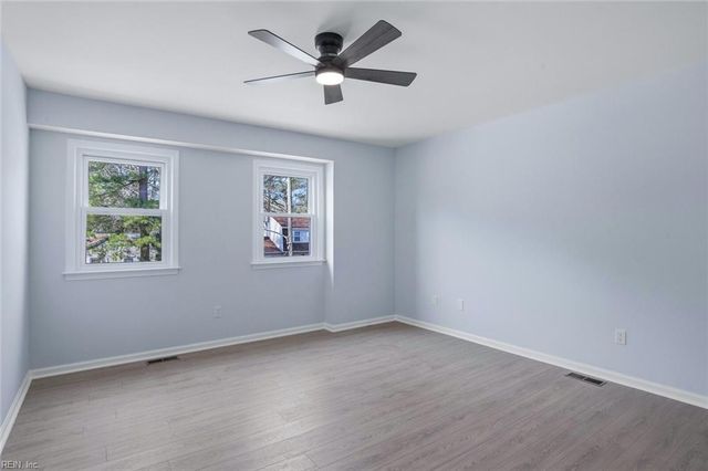 20 Chowan PL, Newport News, VA 23608