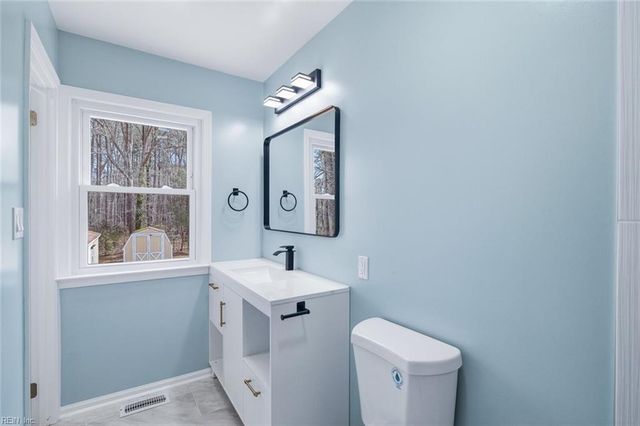 20 Chowan PL, Newport News, VA 23608