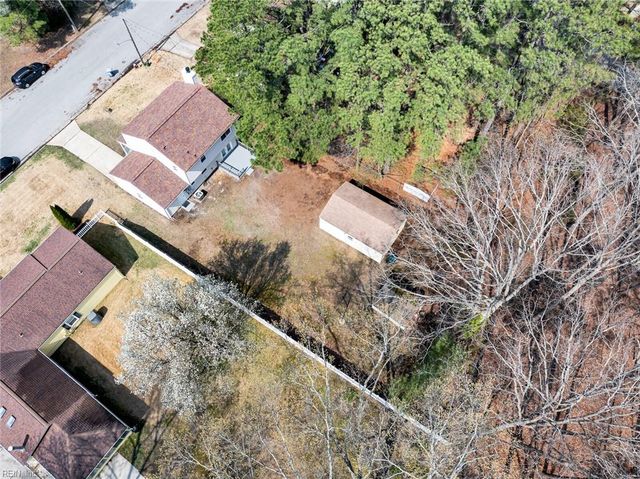 20 Chowan PL, Newport News, VA 23608