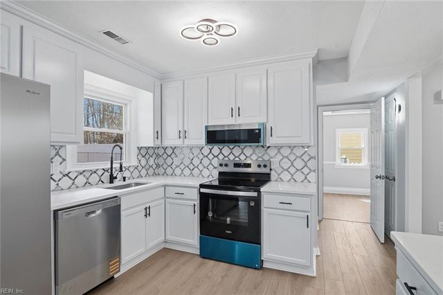 20 Chowan PL, Newport News, VA 23608