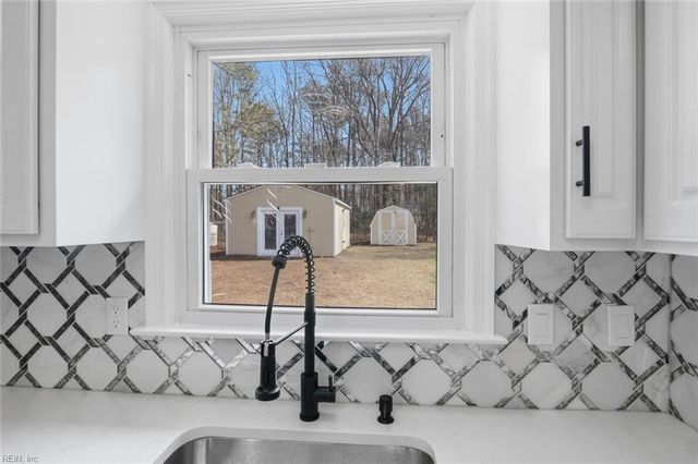 20 Chowan PL, Newport News, VA 23608