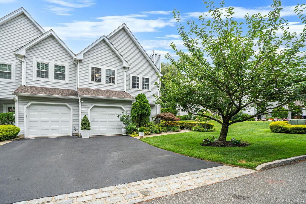 112 Erin Lane, East Setauket, NY 11733 — exterior