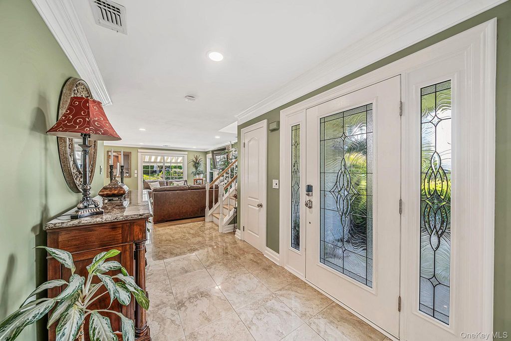 112 Erin Lane, East Setauket, NY 11733 — photo 5
